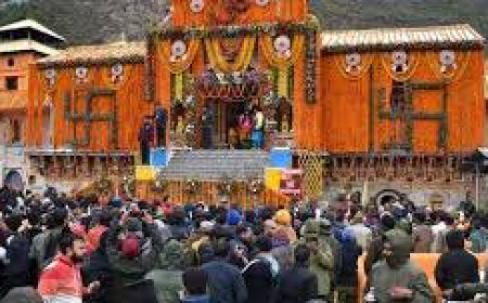 भू-बैकुंठ बद्रीनाथ धाम के खुले कपाट,हजारों श्रद्धालु बने पावन अवसर के साक्षी