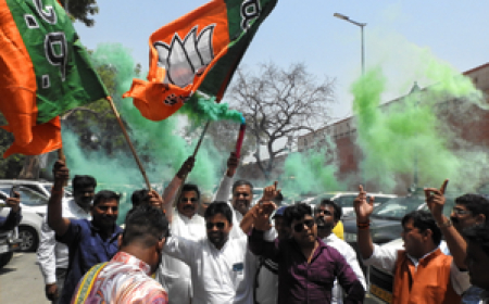 संसदीय दल के नेता चुने गए पीएम मोदी, उत्तर प्रदेश भाजपा कार्यालय में जश्न का माहौल