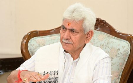 जम्मू-कश्मीर सरकार ने राष्ट्र विरोधी गतिविधियों के चलते चार कर्मचारियों को किया बर्खास्त