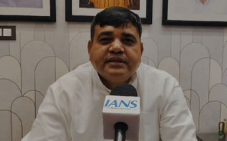 आतिशी ने प्रेरणा के लिए बगल में लगाई कुर्सी, केजरीवाल को अनुकरणीय मानना गलत नहीं :  शक्ति यादव