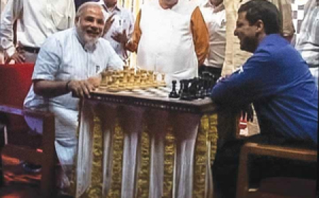 नरेंद्र मोदी की एक मुहि‍म से गुजरात के हर एक स्कूल में पहुंचा था ‘शतरंज’, 'मोदी आर्काइव' ने शेयर की फोटो