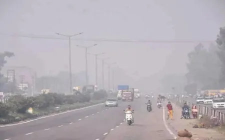 Montha के कमजोर पड़ते ही बढ़ा Pollution: Punjab में रात का तापमान सामान्य से 3°C ज्यादा, जल्द गिरेगा पारा