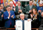 America का सबसे लंबा 'Shutdown' समाप्त: 1.4 Million Employees को 43 दिन बाद मिलेगा वेतन! लेकिन Situation अभी भी पूरी तरह Normal नहीं