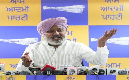 ‘AAP’ ने Punjab में corruption के आरोपों पर Congress और BJP को घेरा