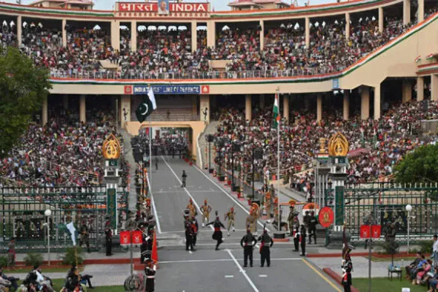 अटारी बॉर्डर 'रिट्रीट सेरेमनी' के समय में बदलाव: अब आधे घंटे की देरी से शुरू होगी परेड; पर्यटकों के लिए नया शेड्यूल जारी