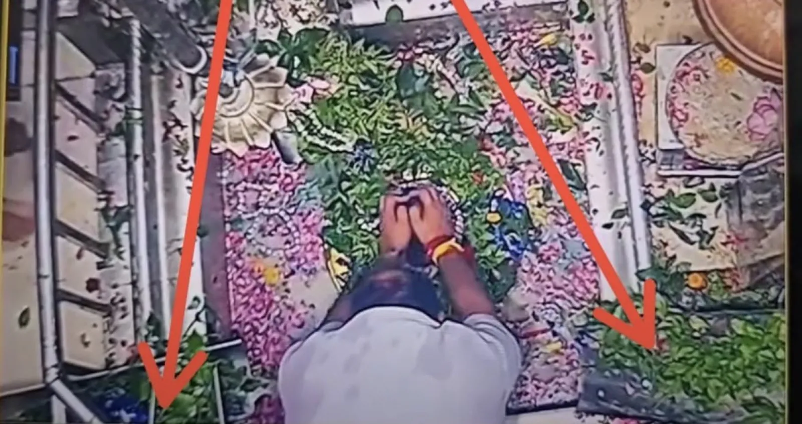 बाबा विश्वनाथ के दरबार में ‘दर्शन’ या खेल? वायरल वीडियो ने खोले कई सवाल, आस्था की आड़ में कौन कमा रहा ..?